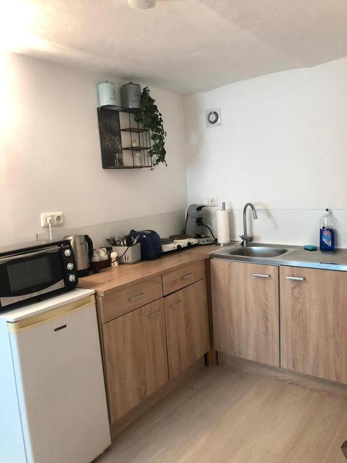 Bescheidene Untergeschoss Wohnung In Guter Lage. Кёльн Экстерьер фото